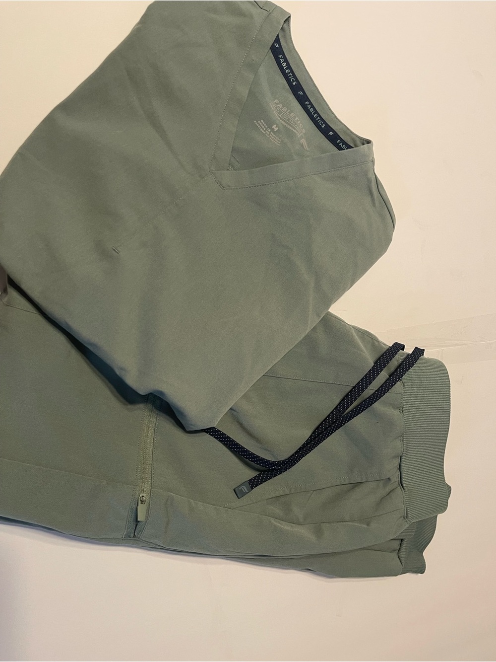 Fabletics green scrub set medium